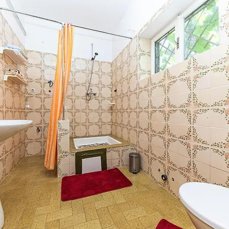 Awesome In Okrug Gornji With Kitchen Holiday home